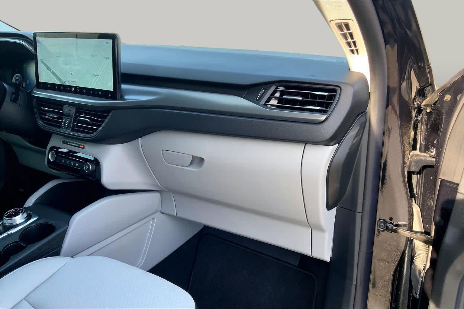 Certified 2025 Ford Escape SE FWD image 38