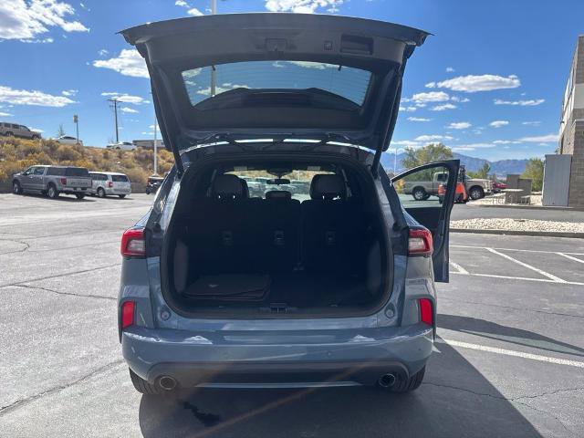 Certified 2023 Ford Escape ST-Line w/ Tech Pack #1 AWD/4WD image 31