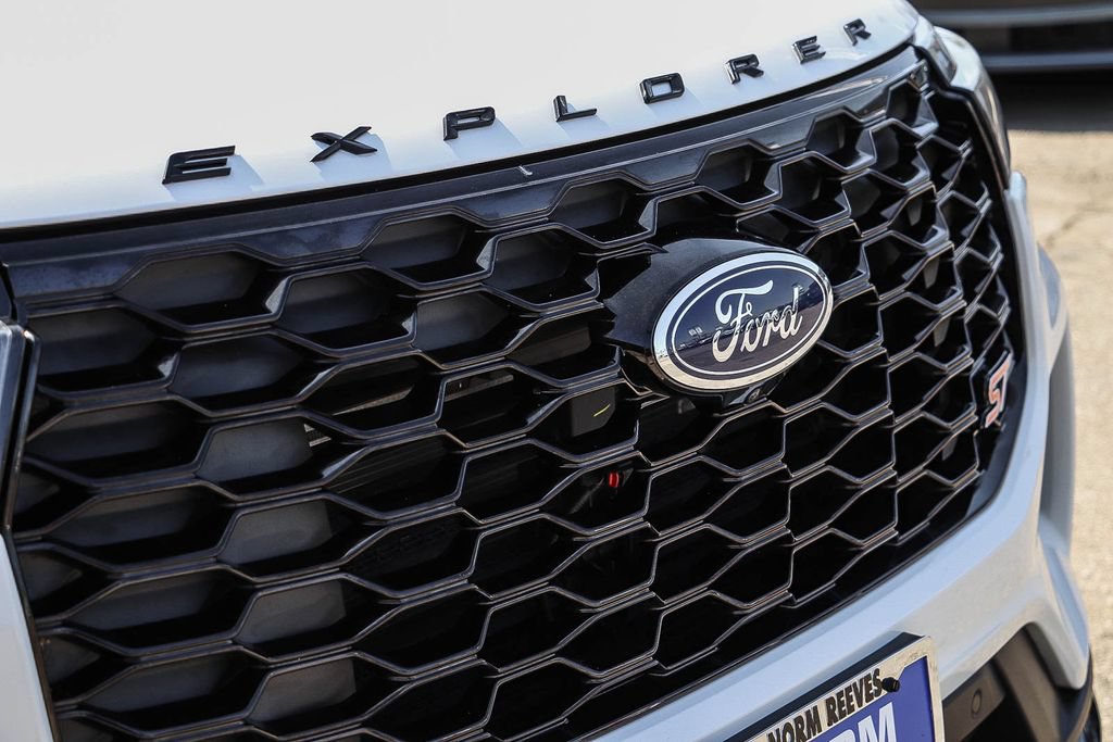 Certified 2025 Ford Explorer ST w/ Sun And Sound Package AWD/4WD image 6