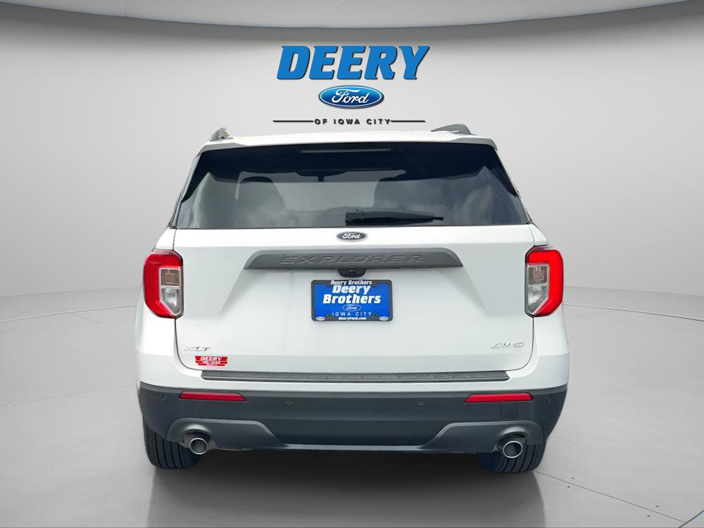 Certified 2023 Ford Explorer XLT w/ Equipment Group 202A AWD/4WD image 4