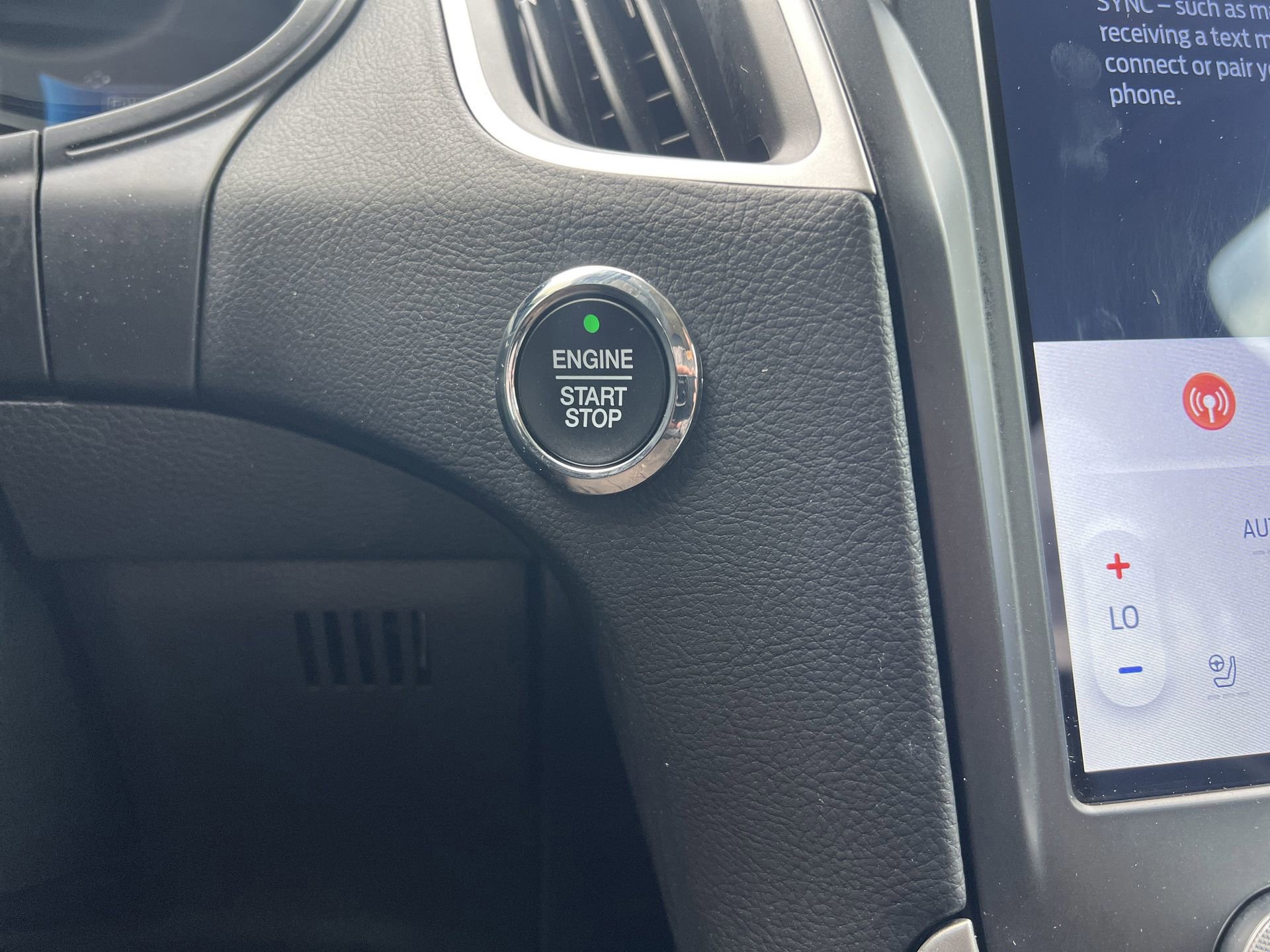 Certified 2022 Ford Edge SEL w/ Sport Appearance Package image 12