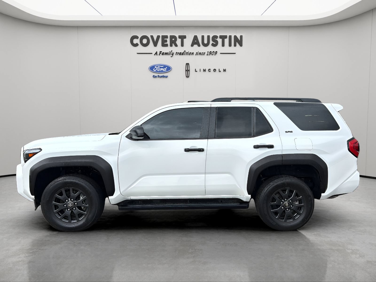 Used 2025 Toyota 4Runner SR5 RWD image 3