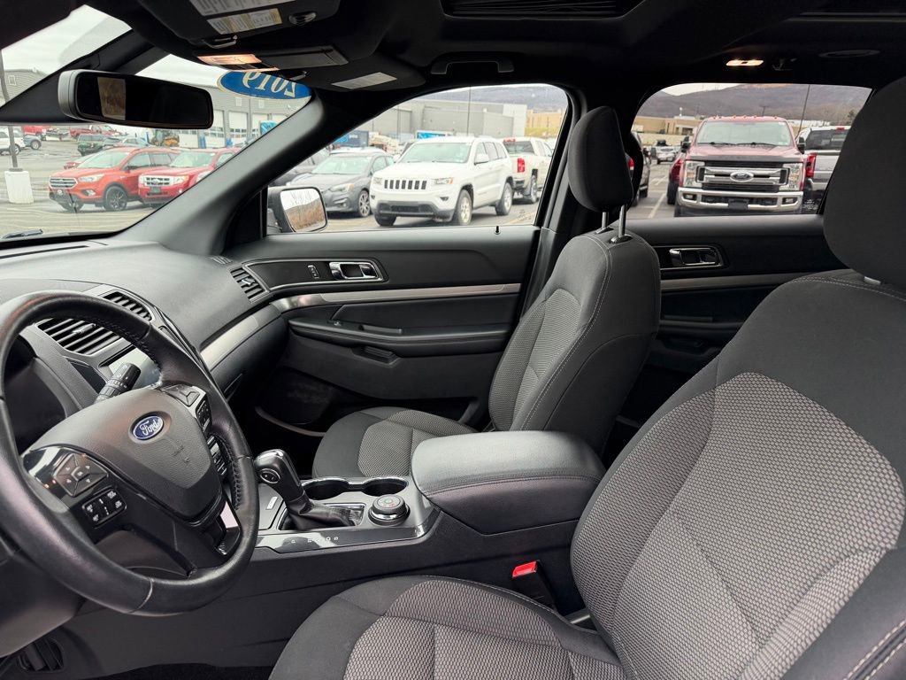 Certified 2019 Ford Explorer XLT w/ Equipment Group 201A image 9