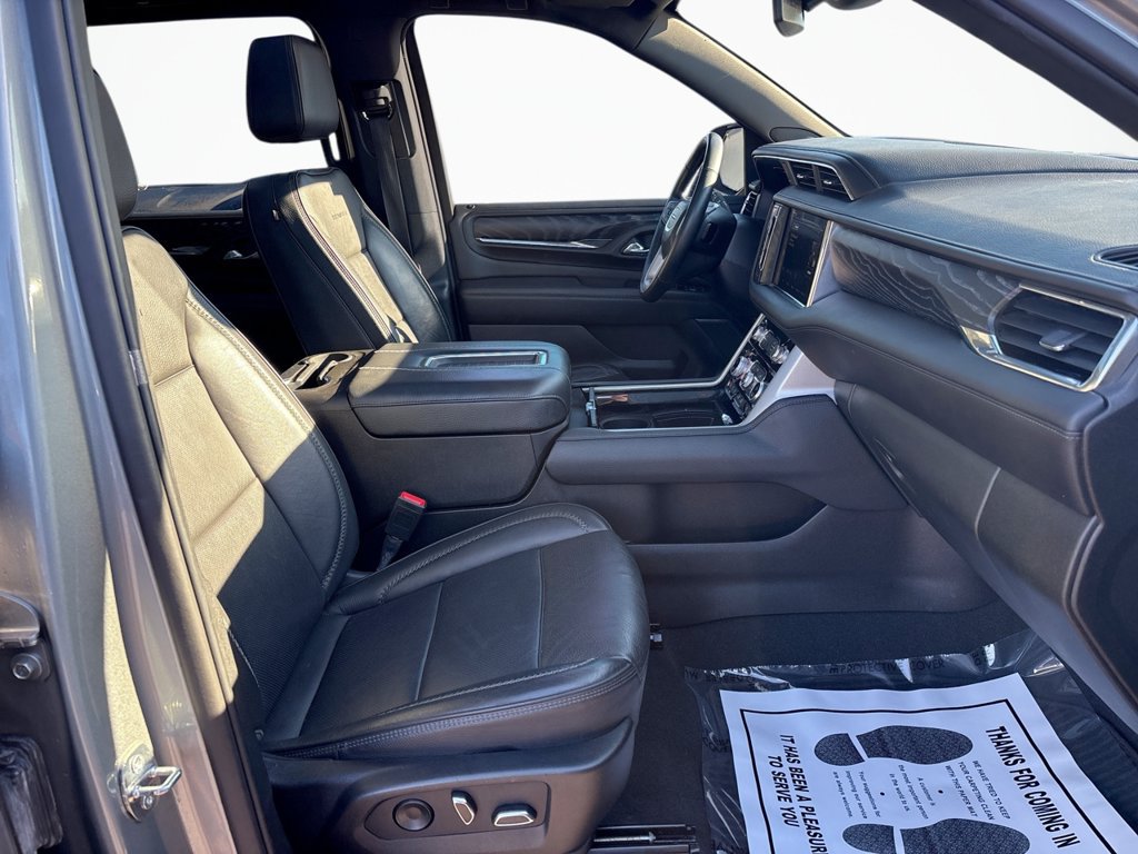 Used 2023 GMC Yukon XL Denali AWD/4WD image 12