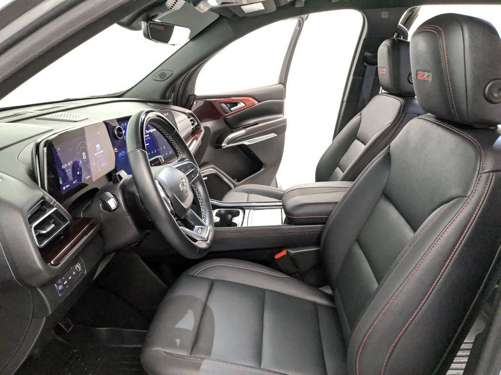 Used 2025 Chevrolet Traverse Z71 w/ Enhanced Driving Package AWD/4WD image 15