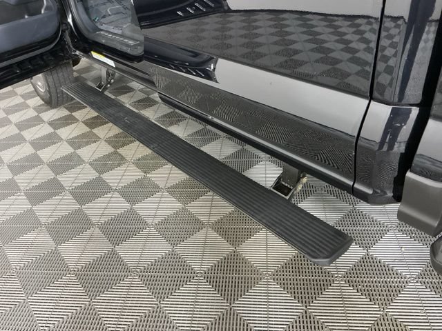 Certified 2025 Ford F450 Platinum w/ FX4 Off-Road Package AWD/4WD image 15