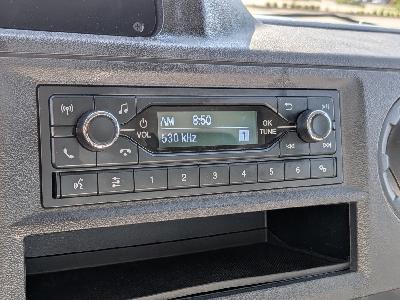 Certified 2022 Ford E-450 and Econoline 450 Super Duty w/ Power Windows & Locks Group RWD image 23