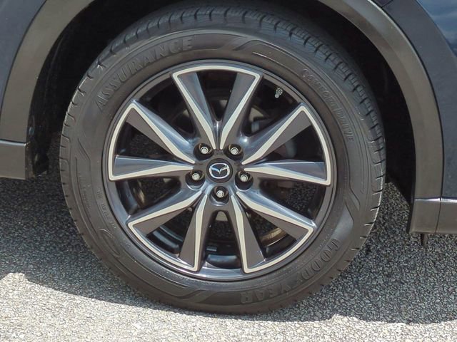 Used 2018 MAZDA CX-5 Touring w/ Preferred Equipment Package FWD image 11