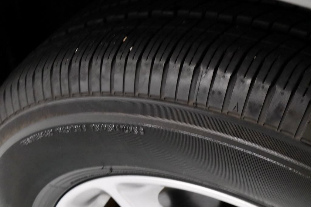 Used 2025 Chrysler Pacifica Select FWD image 20