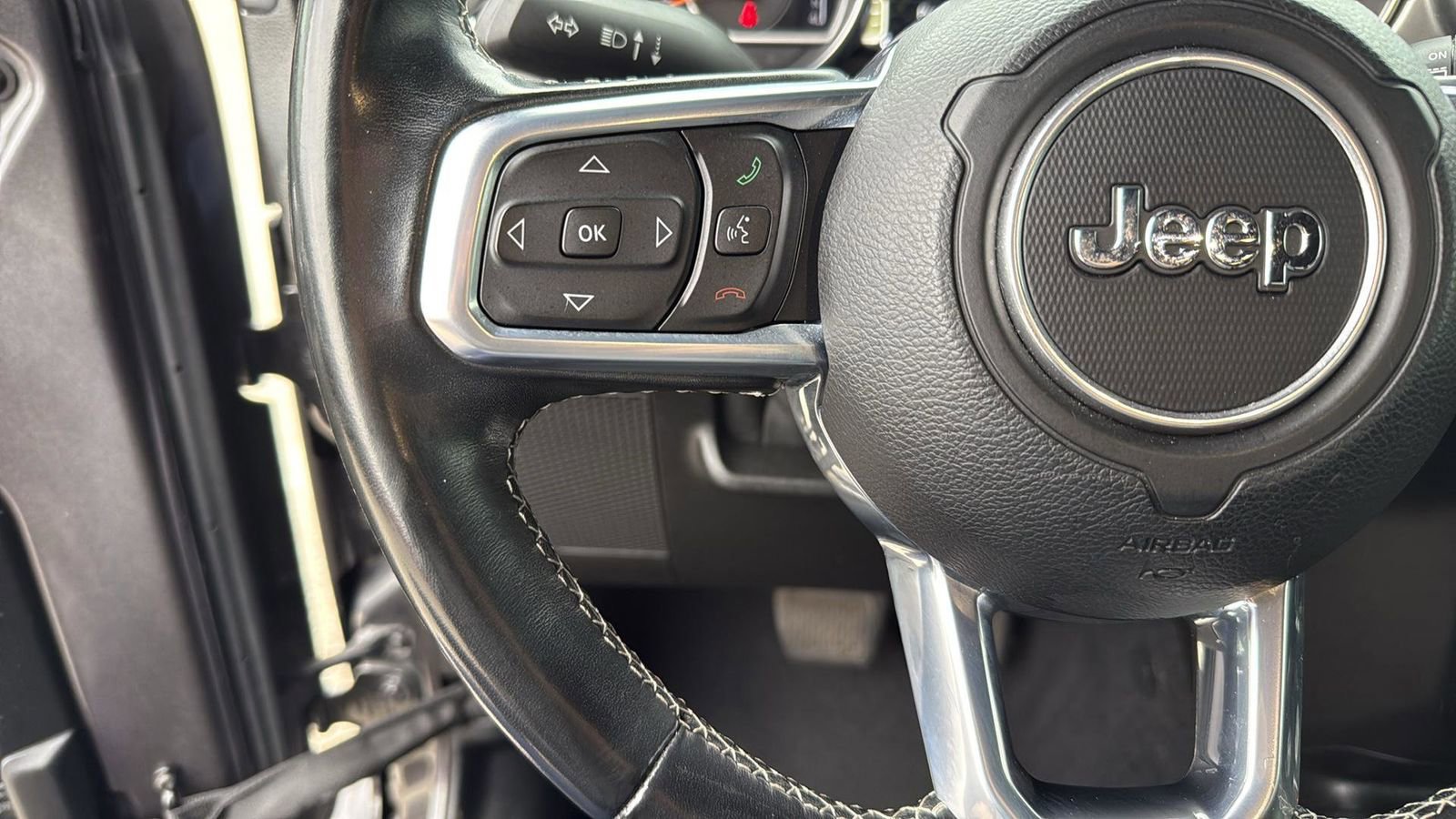 Used 2020 Jeep Wrangler Unlimited Sahara image 17