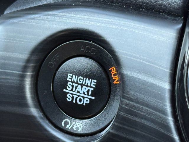 Used 2019 Jeep Grand Cherokee Limited image 17