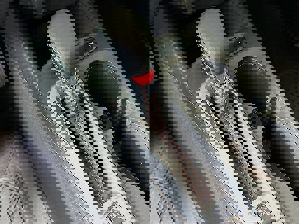 Used 2024 Chevrolet Trax RS w/ Sunroof Package image 21