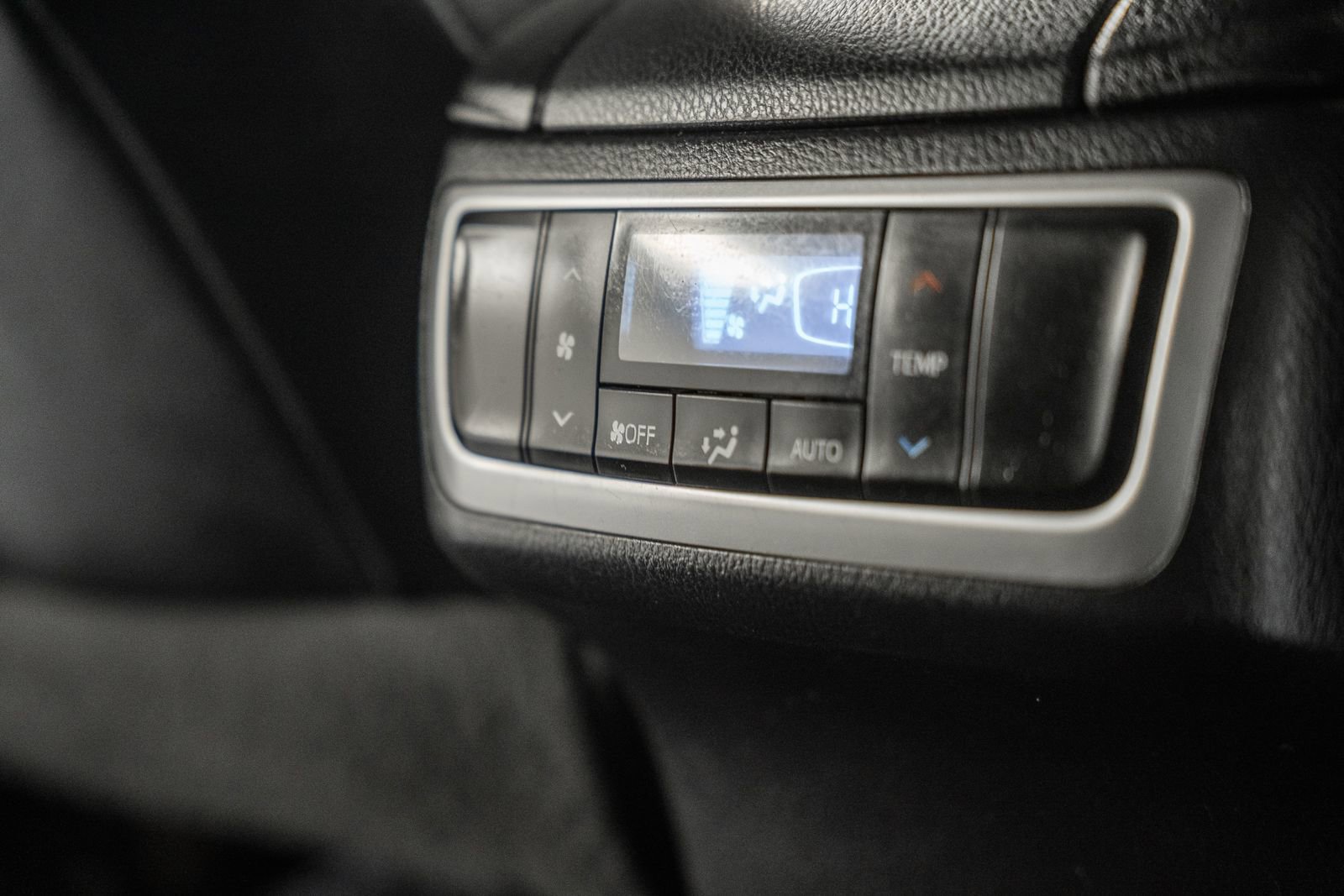 Used 2017 Toyota Highlander Plus w/ Protection Package #3 AWD/4WD image 38