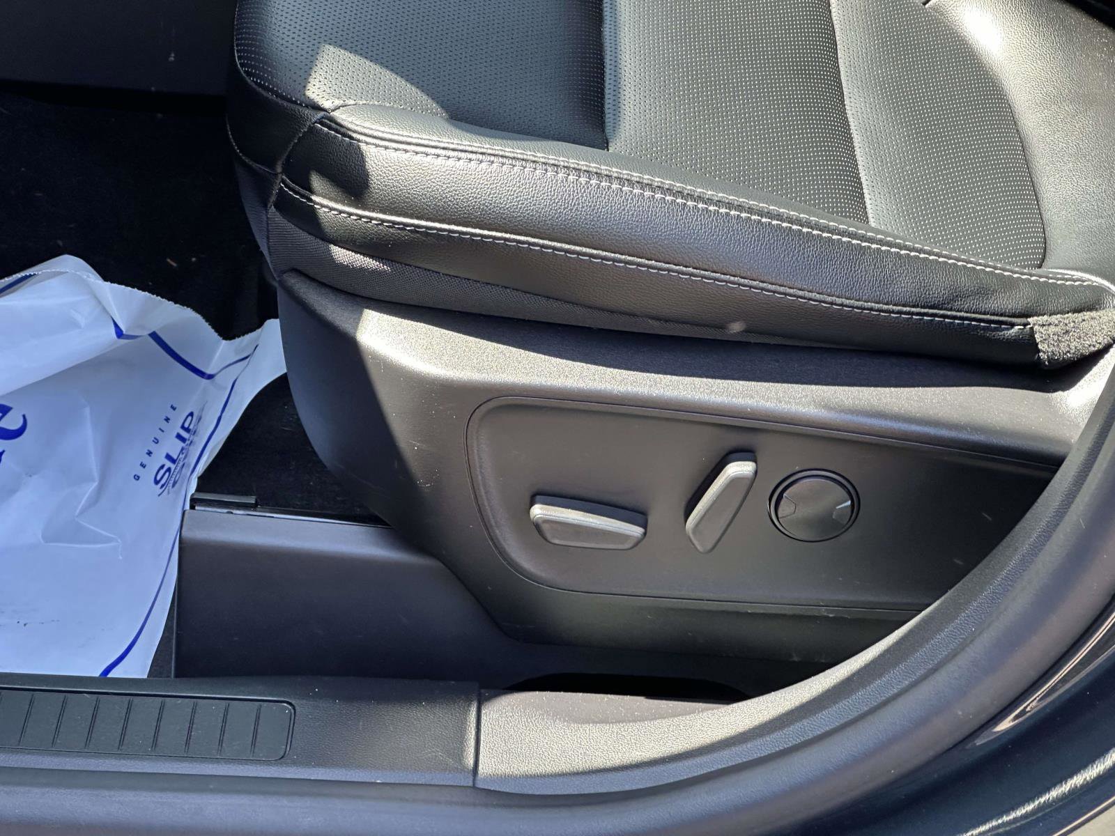 Certified 2022 Ford Escape SEL AWD/4WD image 16