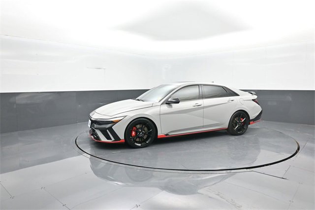 Used 2025 Hyundai Elantra N image 4