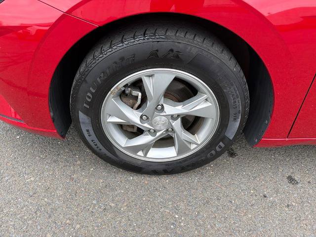 Used 2021 Hyundai Elantra SE w/ Cargo Package FWD image 13