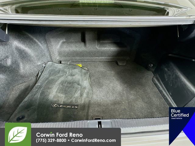 Used 2016 Lexus ES 300h image 28