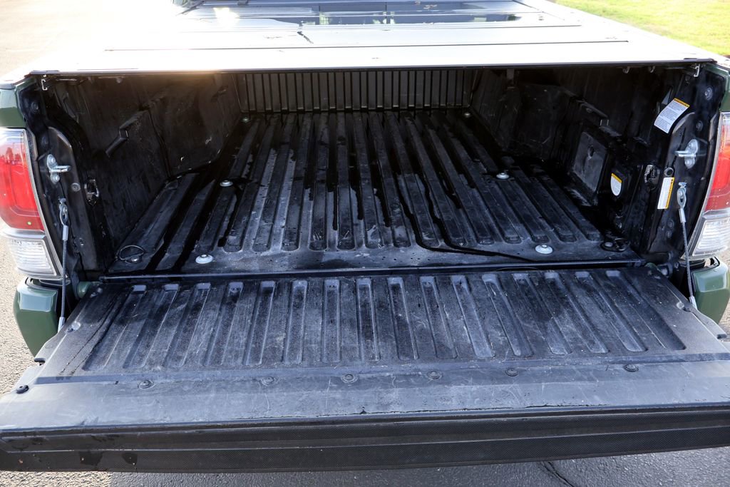 Used 2022 Toyota Tacoma TRD Sport AWD/4WD image 16