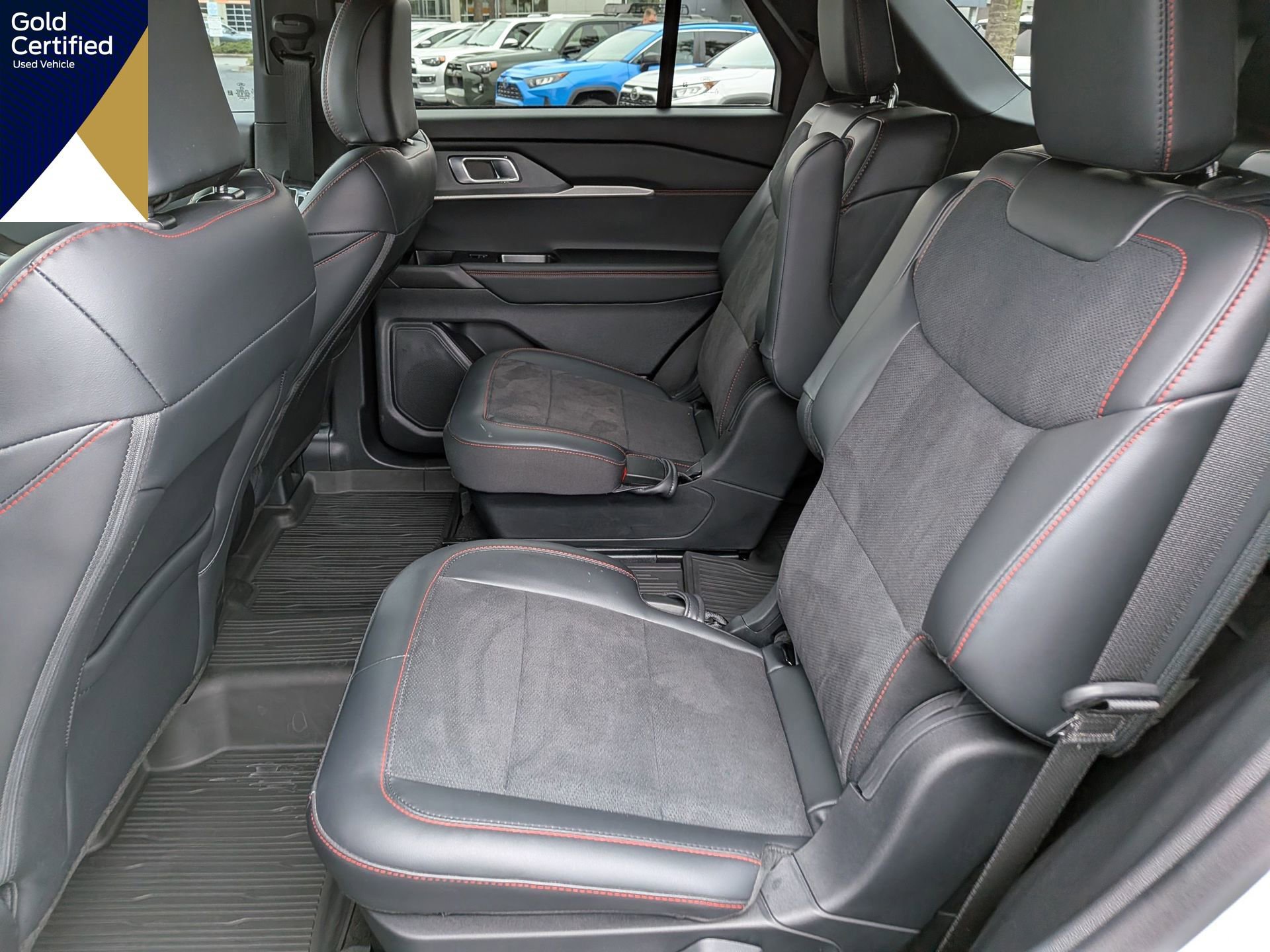 Certified 2025 Ford Explorer ST image 19