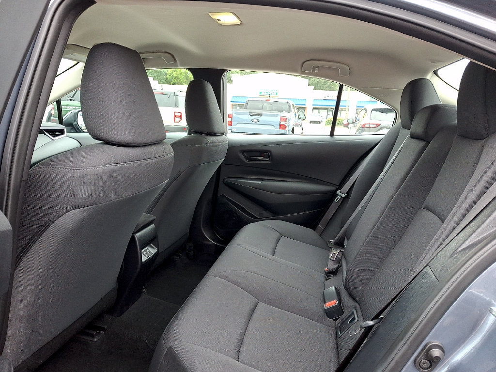 Used 2025 Toyota Corolla LE w/ Convenience Package FWD image 9