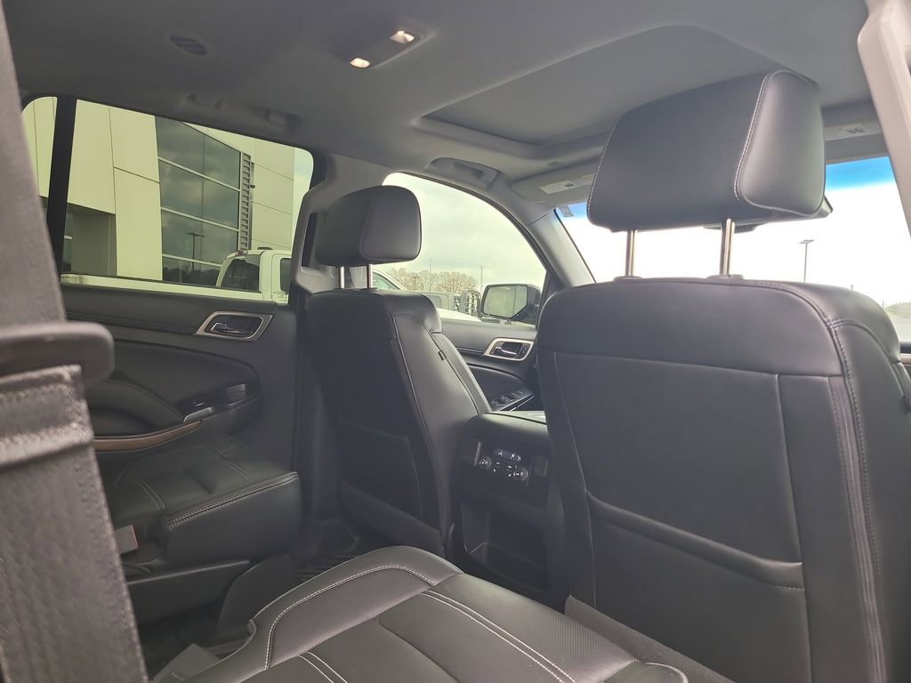 Used 2020 GMC Yukon Denali w/ Denali Premium Package image 29