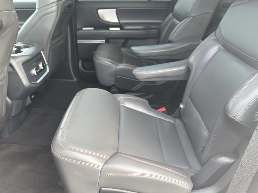 Certified 2025 Ford Expedition Active AWD/4WD image 15