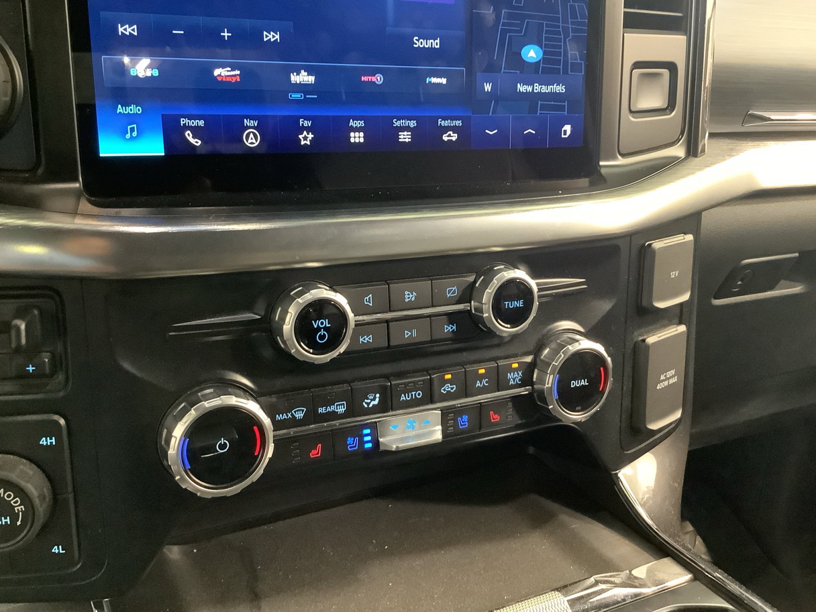 Certified 2023 Ford F150 Lariat w/ Max Trailer Tow Package AWD/4WD image 17