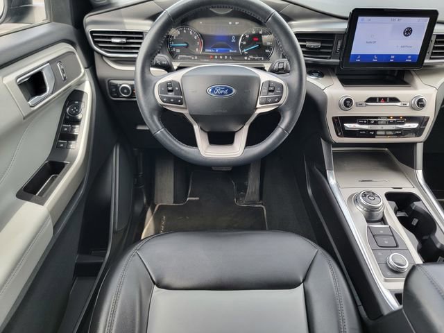 Certified 2023 Ford Explorer XLT w/ Equipment Group 202A AWD/4WD image 32