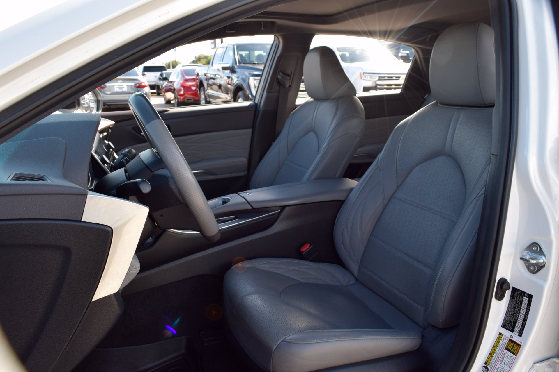 Used 2021 Toyota Avalon Limited w/ Advanced Safety Package FWD image 16