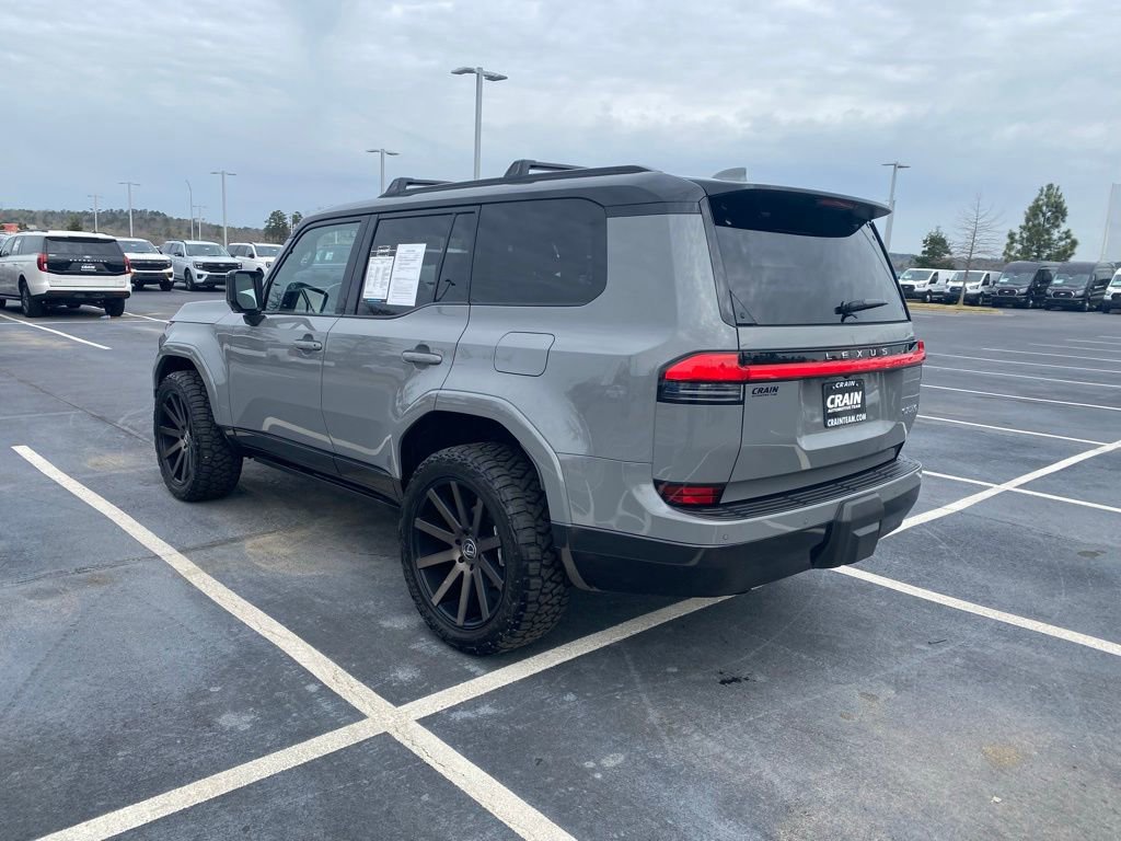 Used 2025 Lexus GX 550 w/ Accessory Package (Z1) image 3