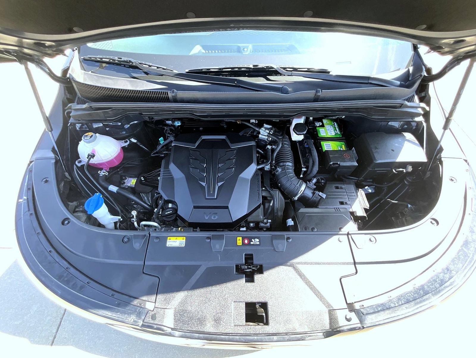 Used 2025 Kia Carnival FWD image 26