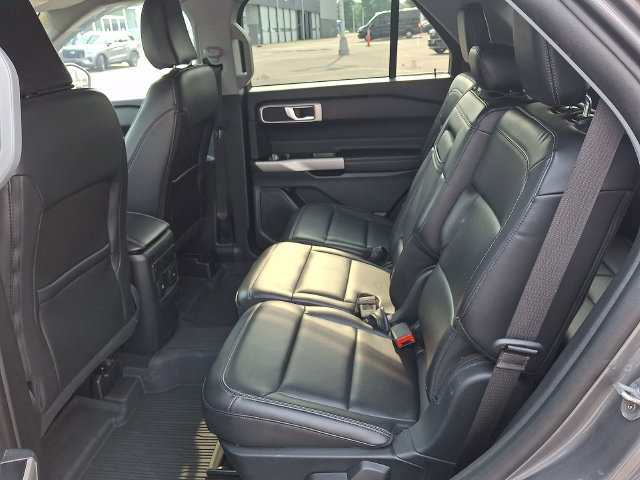 Certified 2023 Ford Explorer XLT w/ Equipment Group 202A AWD/4WD image 10