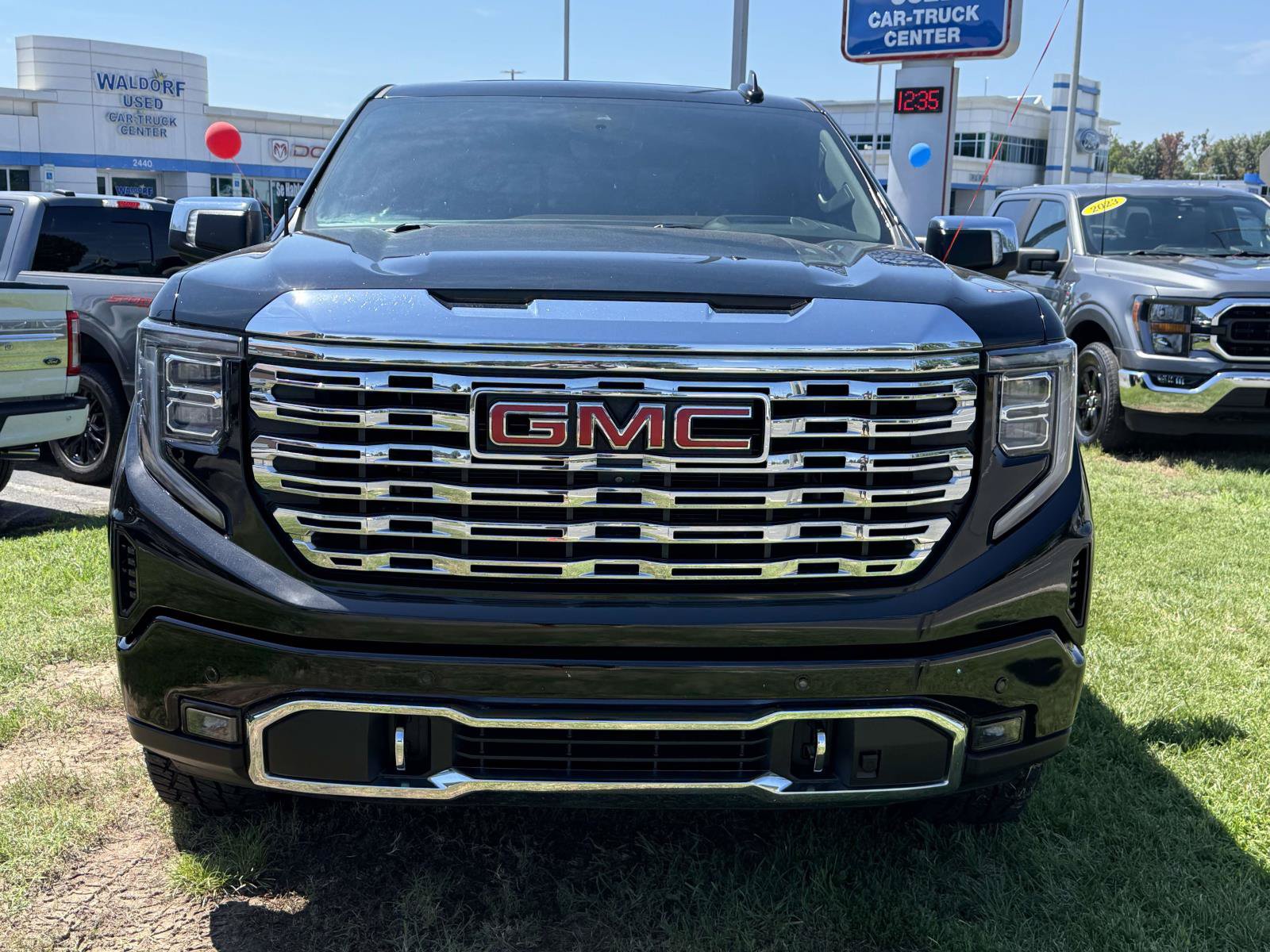 Used 2023 GMC Sierra 1500 Denali w/ Denali Reserve Package AWD/4WD image 6