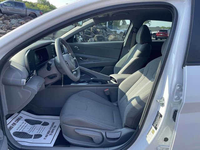 Used 2024 Hyundai Elantra SE FWD image 15