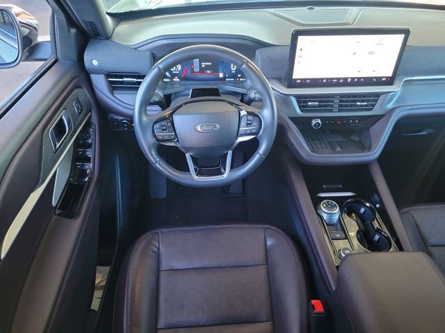 Certified 2025 Ford Explorer Platinum image 7