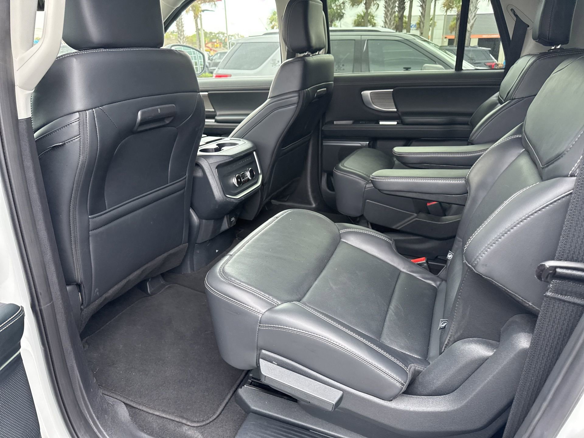 Certified 2025 Ford Expedition Max Platinum image 11