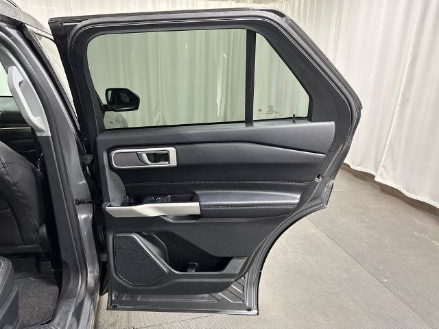 Certified 2022 Ford Explorer XLT w/ Equipment Group 202A AWD/4WD image 21