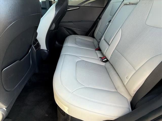 Used 2023 Kia Niro EX image 13