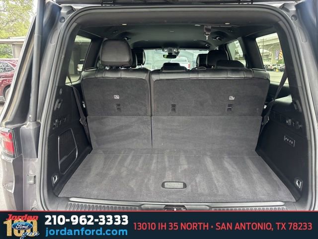 Used 2022 Jeep Wagoneer Series III AWD/4WD image 12