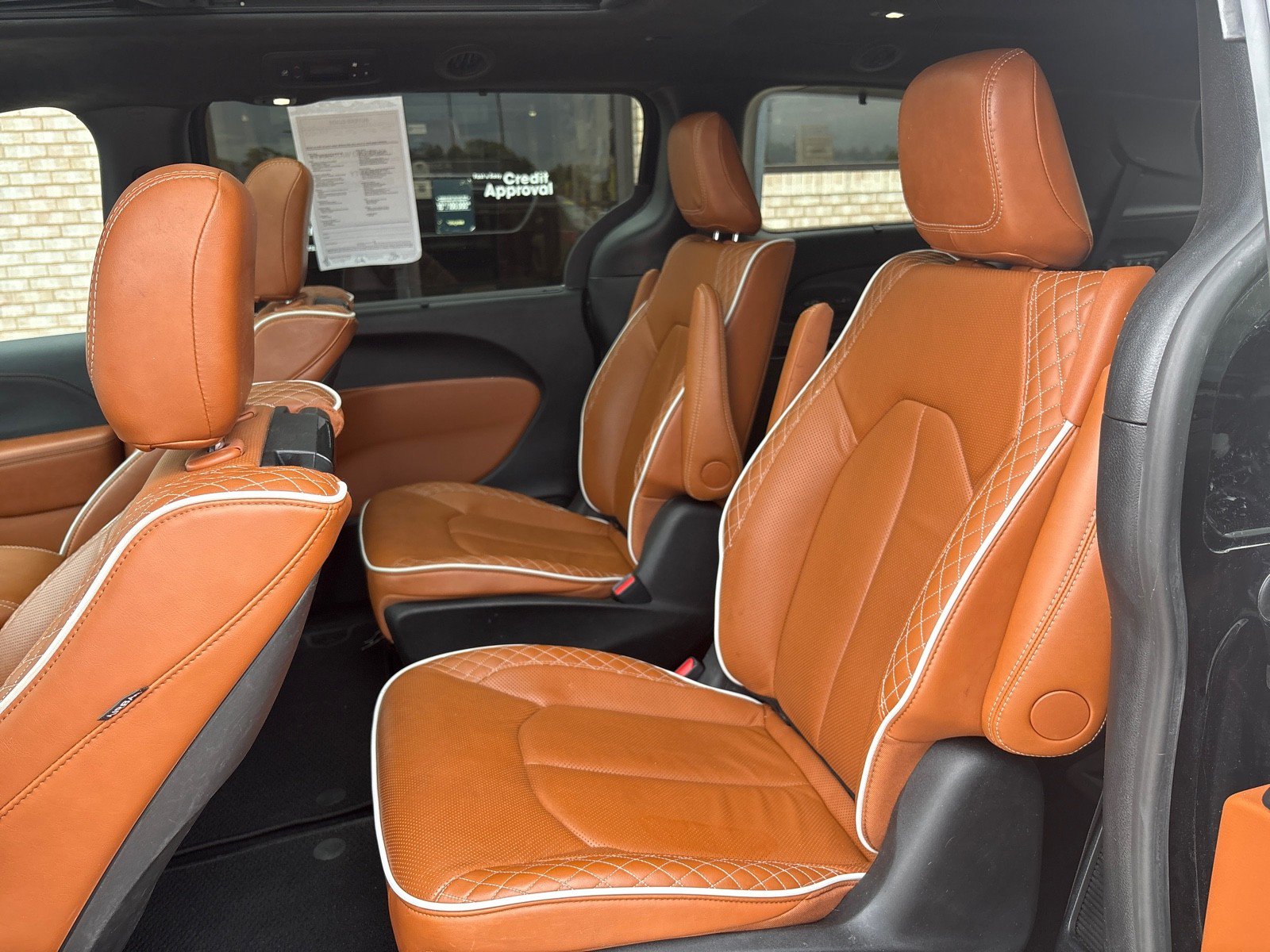 Used 2026 Chrysler Pacifica Pinnacle FWD image 4