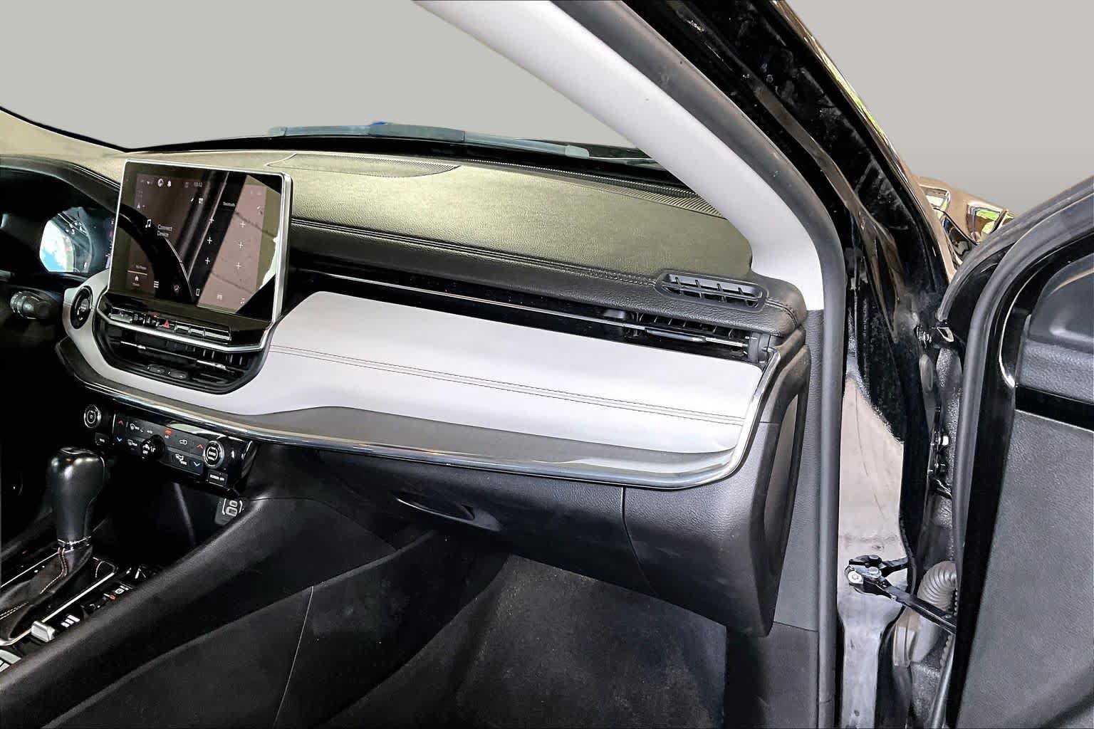 Used 2022 Jeep Compass Limited AWD/4WD image 18