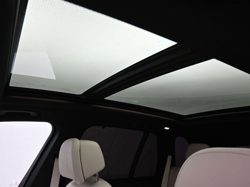 Used 2022 BMW X5 M50i w/ Executive Package image 40