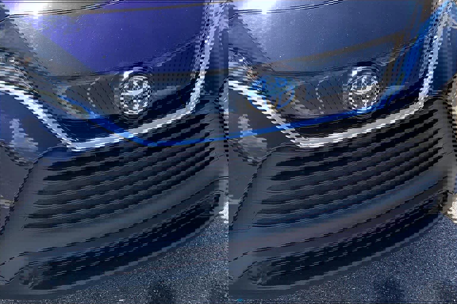 Used 2024 Toyota Venza LE AWD/4WD image 28