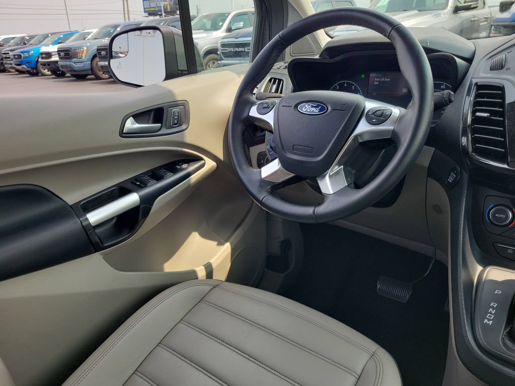 Certified 2023 Ford Transit Connect Titanium FWD image 13