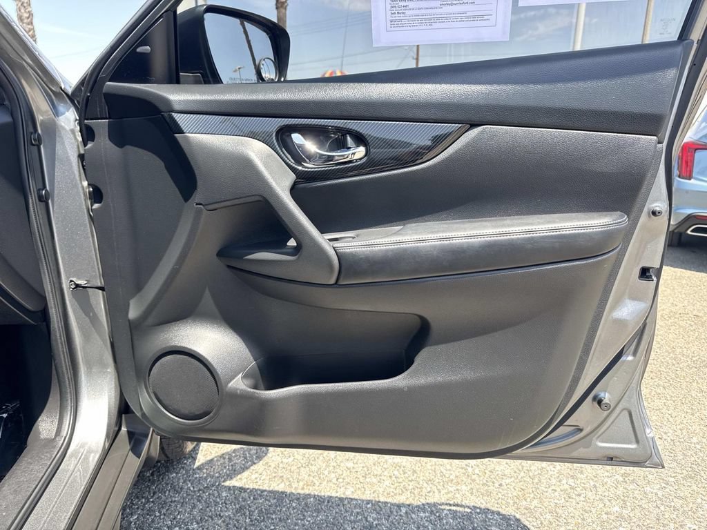 Used 2017 Nissan Rogue SL w/ SL Premium Package FWD image 28