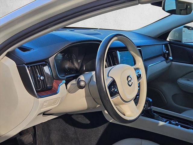 Used 2019 Volvo S60 T6 Momentum w/ Multimedia Package AWD/4WD image 9