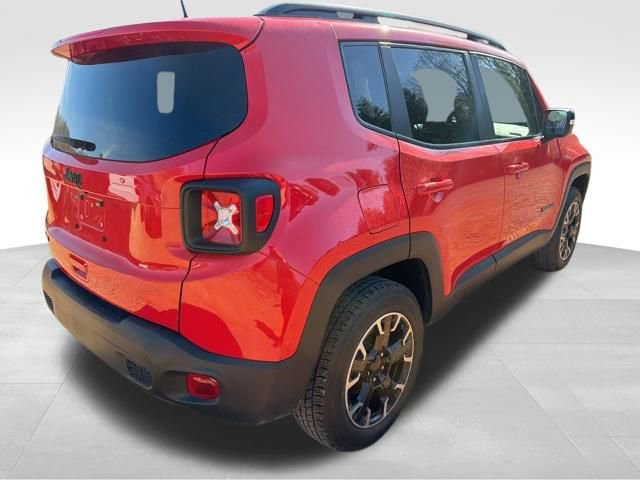 Used 2023 Jeep Renegade Latitude image 3