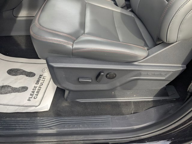 Certified 2025 Ford Expedition Active image 14