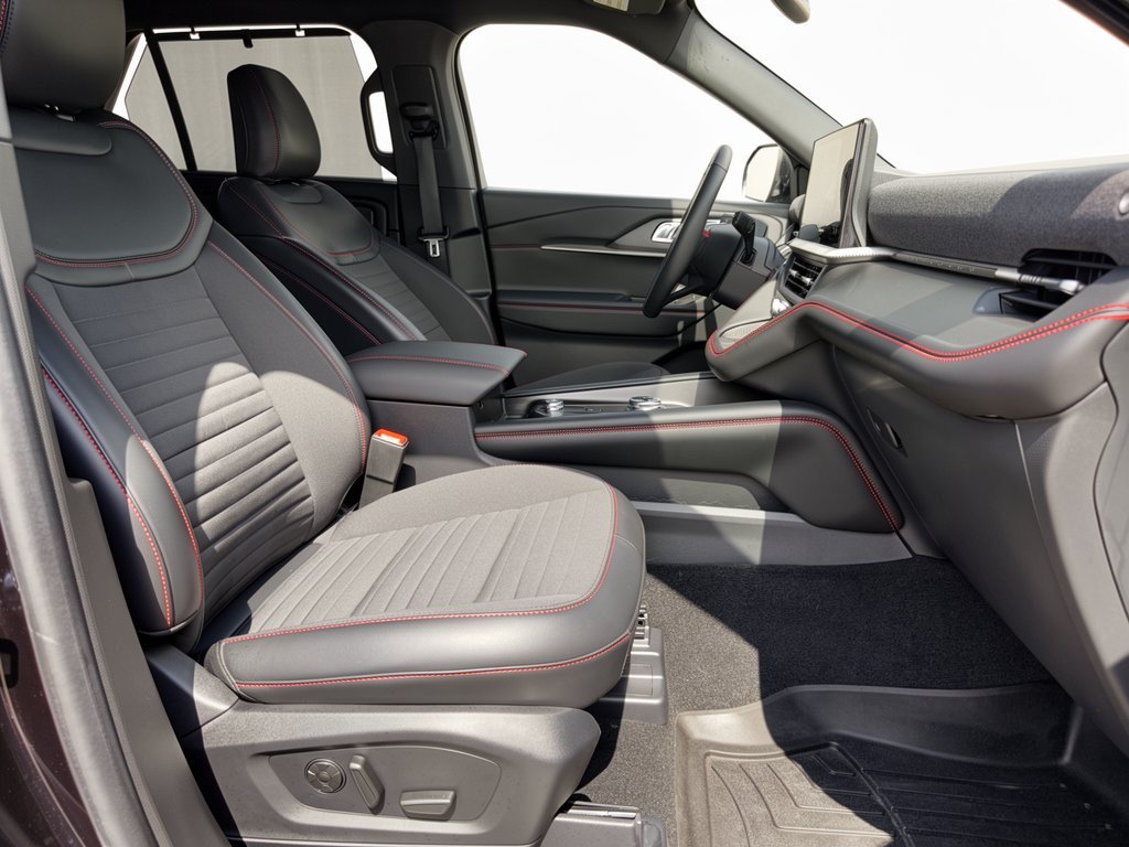Certified 2025 Ford Explorer ST-Line w/ Premium Package RWD image 30