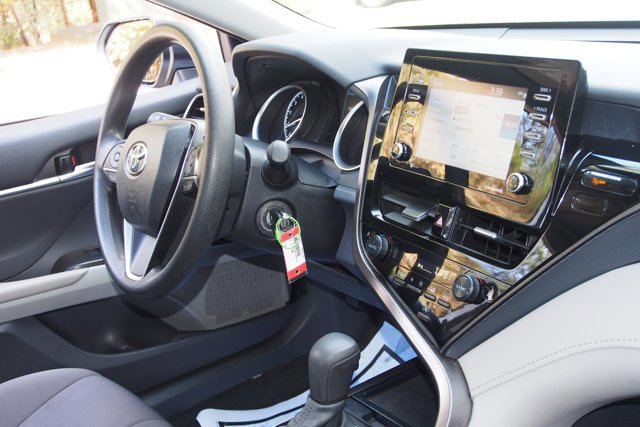 Used 2024 Toyota Camry LE image 10